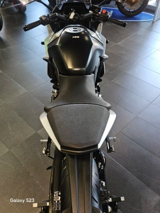 SUZUKI GSX-8R REESTRENO 988 Km