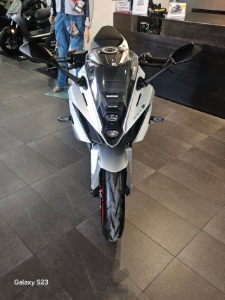 SUZUKI GSX-8R REESTRENO 988 Km