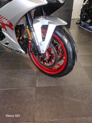 SUZUKI GSX-8R REESTRENO 988 Km