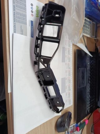 Soporte trasero izquierdo VW Polo