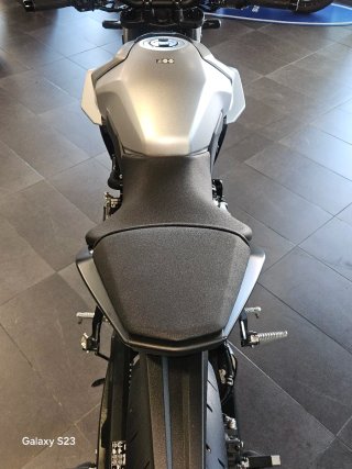 SUZUKI GSX-8S