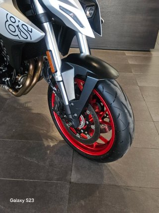 SUZUKI GSX-8S