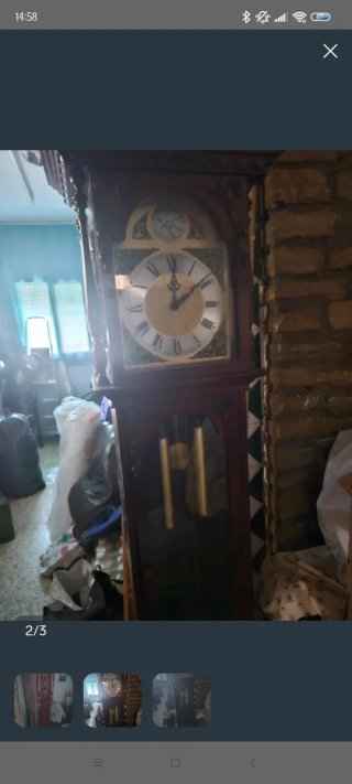 Reloj de pie antiguo