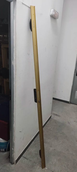 Cerradura de seguridad dorada