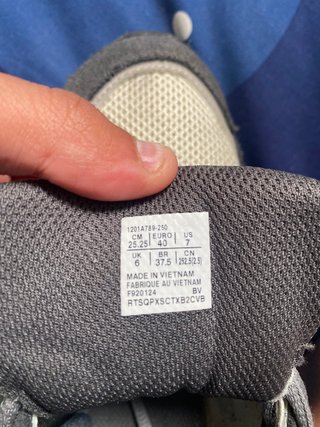 Asics Beige/Gris Zapatillas Deportivas