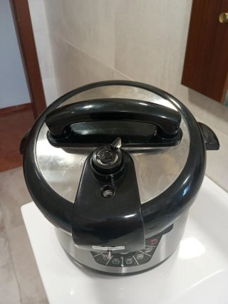 Olla GM E.Para piezas o reparar.Salta al conectarl