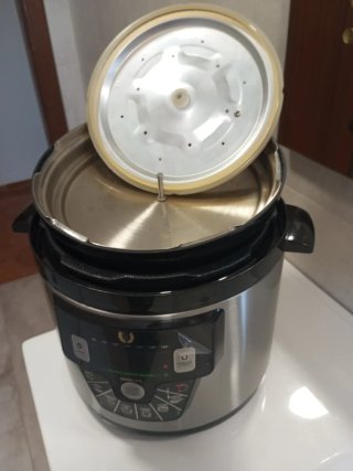 Olla GM E.Para piezas o reparar.Salta al conectarl
