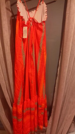 Vestido veraniego naranja y verde