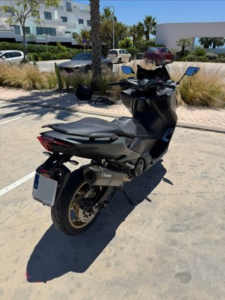 Yamaha TMAX 560 TechMax 2021 Akrapovic