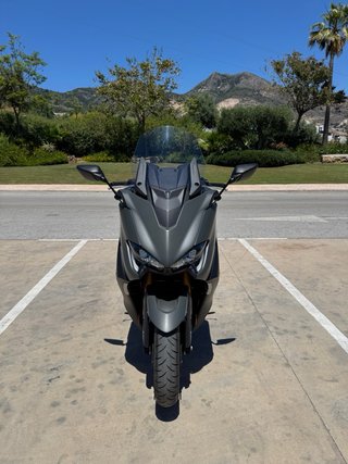 Yamaha TMAX 560 TechMax 2021 Akrapovic