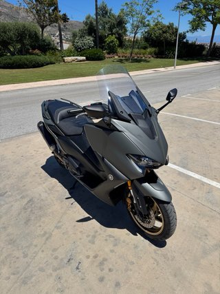Yamaha TMAX 560 TechMax 2021 Akrapovic