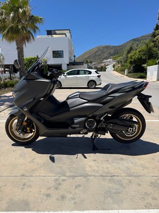 Yamaha TMAX 560 TechMax 2021 Akrapovic
