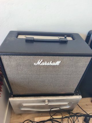 Altavoz amplificado  para Guitarra o Teclado