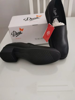 Zapatos Dian negros sin estrenar talla 39