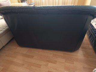 Sofá de piel negro