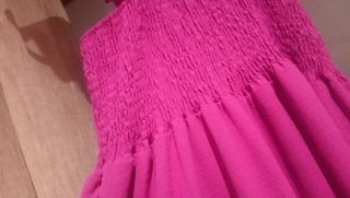 Vestido largo fucsia con volantes da talla