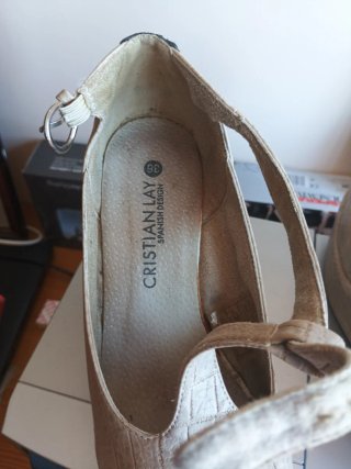 Zapatos de plataforma beige talla 36