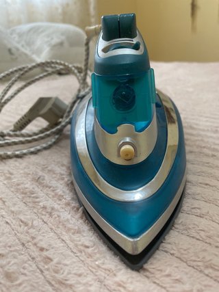 Plancha de ropa THULOS