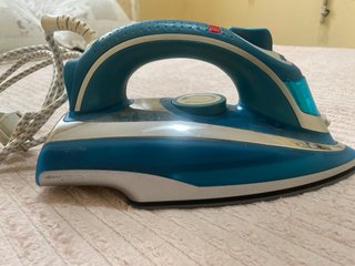 Plancha de ropa THULOS