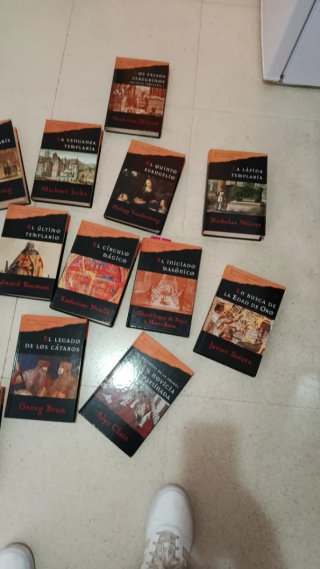 Colección Misterios y enigmas de la historia