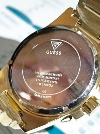 Reloj Guess Frontier nuevo dorado