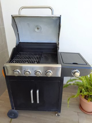 Barbacoa de gas 4 quemadores. Regalo funda.