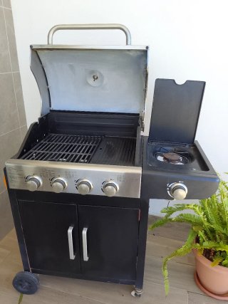 Barbacoa de gas 4 quemadores. Regalo funda.