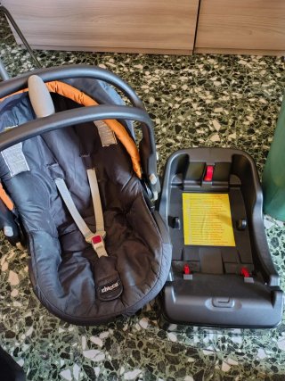 Ovetto Chicco con supporto auto