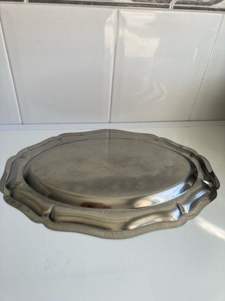 Fuente oval acero inox. Bordes relieve