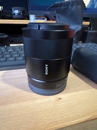 Sony Zeiss Sonnar T* FE 55mm f/1.8 ZA SEL55F18