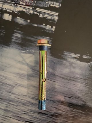 Tornillos y anclajes metálicos