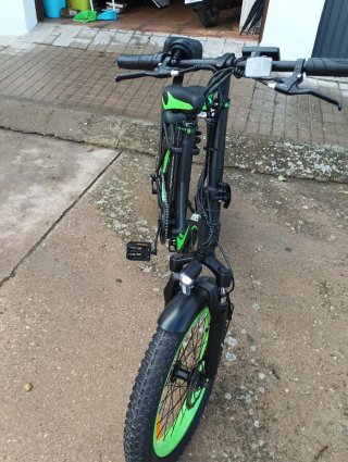 Bicicleta Eléctrica Negra y Verde nueva