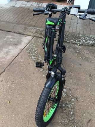 Bicicleta Eléctrica Negra y Verde nueva