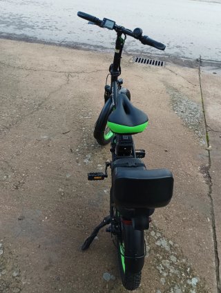 Bicicleta Eléctrica Negra y Verde nueva