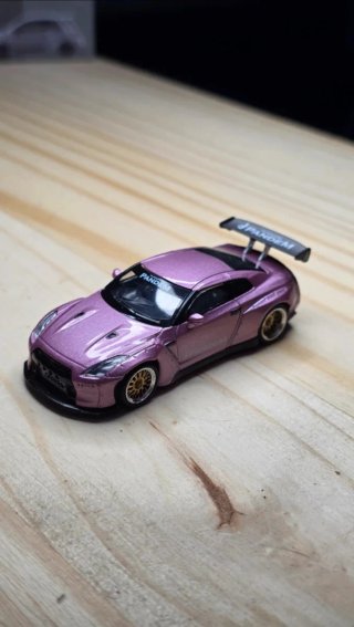 Mini GT Pandem Nissan GT-R