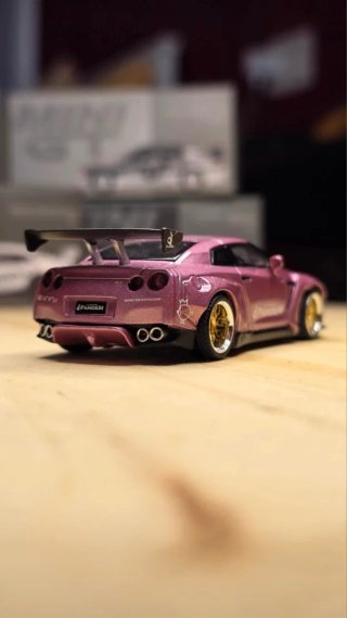Mini GT Pandem Nissan GT-R