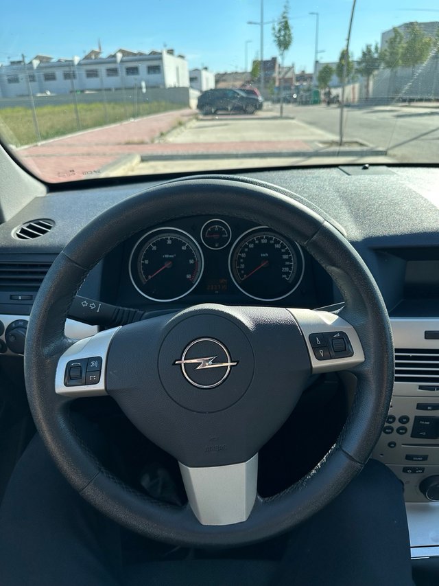 Opel Astra 1.7 CDTI 100cv Enjoy 5P