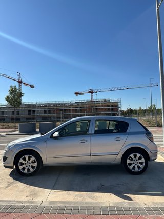 Opel Astra 1.7 CDTI 100cv Enjoy 5P