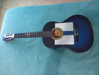Guitarra Acústica Azul y Negra