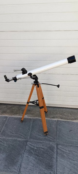 Telescopio Cosina con trípode