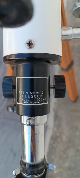 Telescopio Cosina con trípode