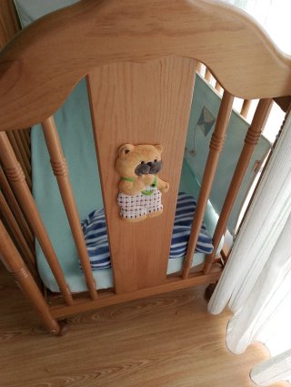 Cuna de madera para bebe + colchón de muelles.