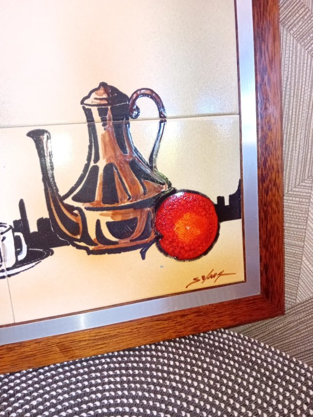 Quadro in ceramica con natura morta di frutta e brocca
