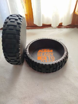 Organizador tipo neumático. Varias marcas.