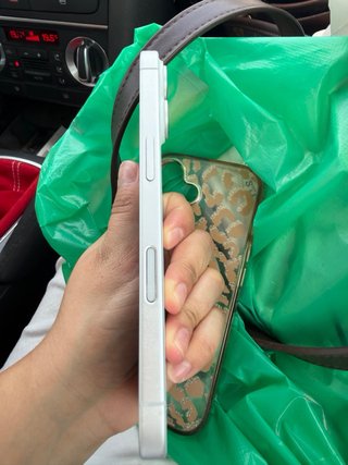 iPhone 16 Apple