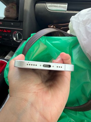 iPhone 16 Apple