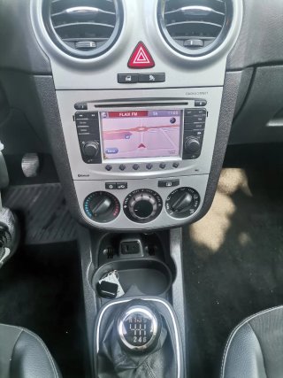 Opel Corsa PANTALLA
