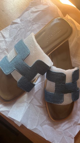 Sandalias tipo H azul y marrón