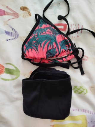 Bikini estampado palmeras rosa y negro