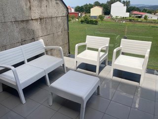 Necesitan una mano de pintura.Bolas incluidas